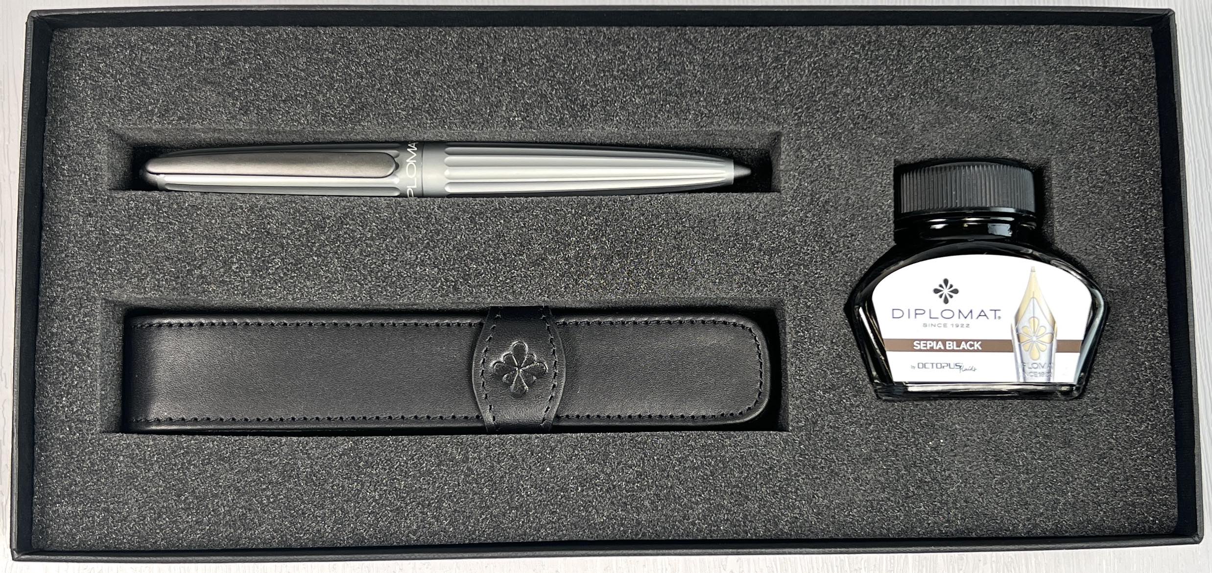 Diplomat Aero Grey Fountain Pen Set with Sepia ink bottle