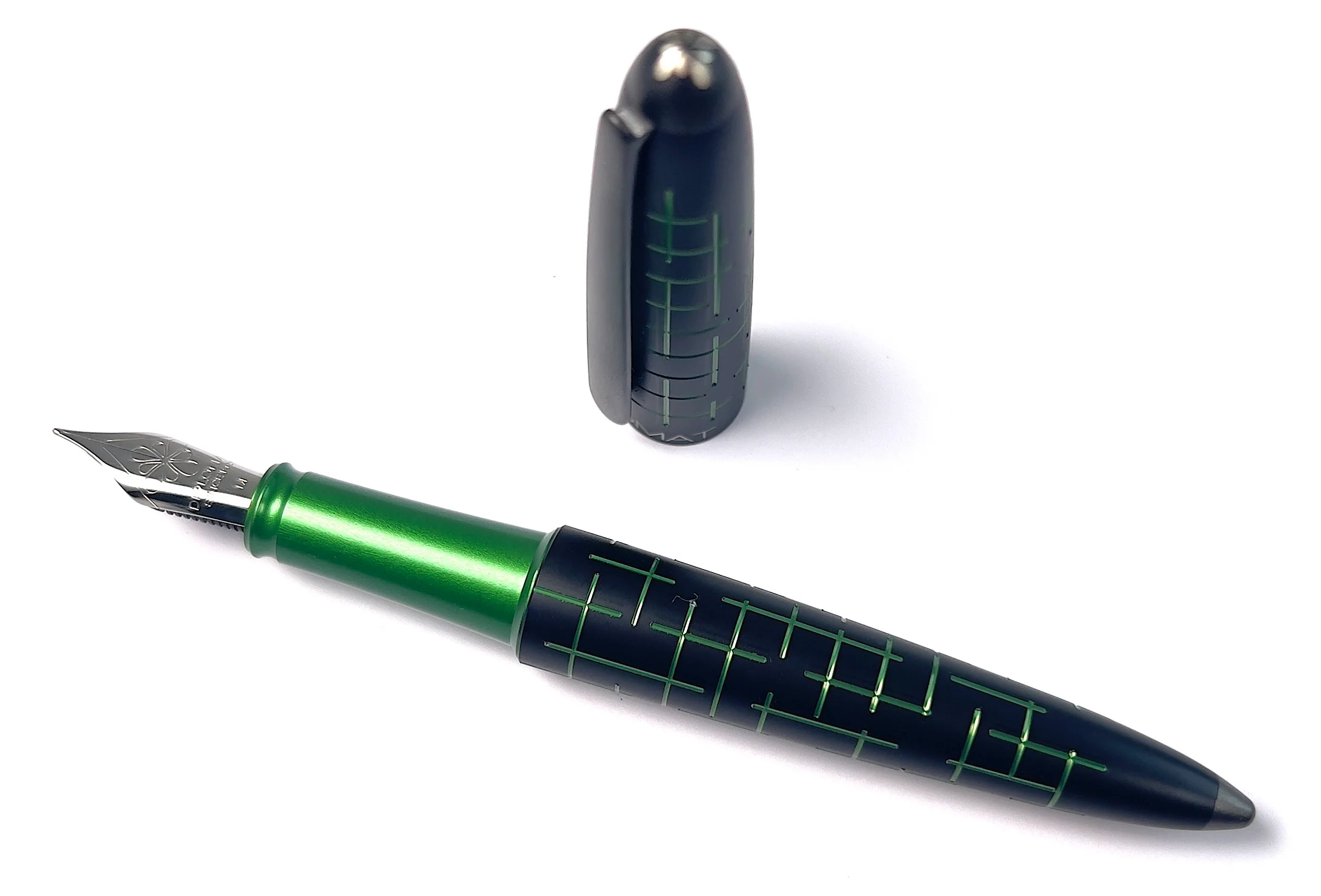 Diplomat Elox Matrix Fountain Pen - Black Green