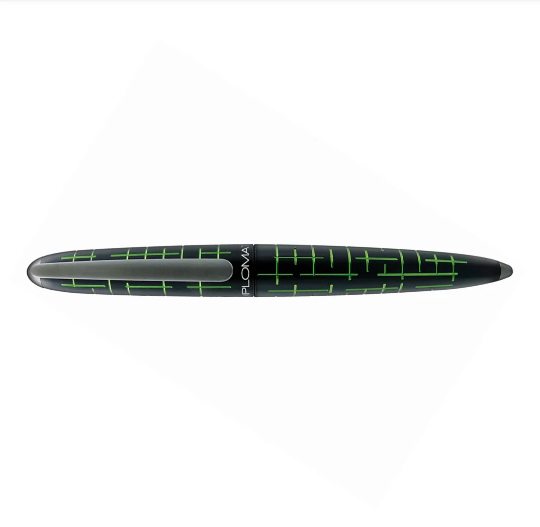 Diplomat Elox Matrix Fountain Pen - Black Green - Image 2