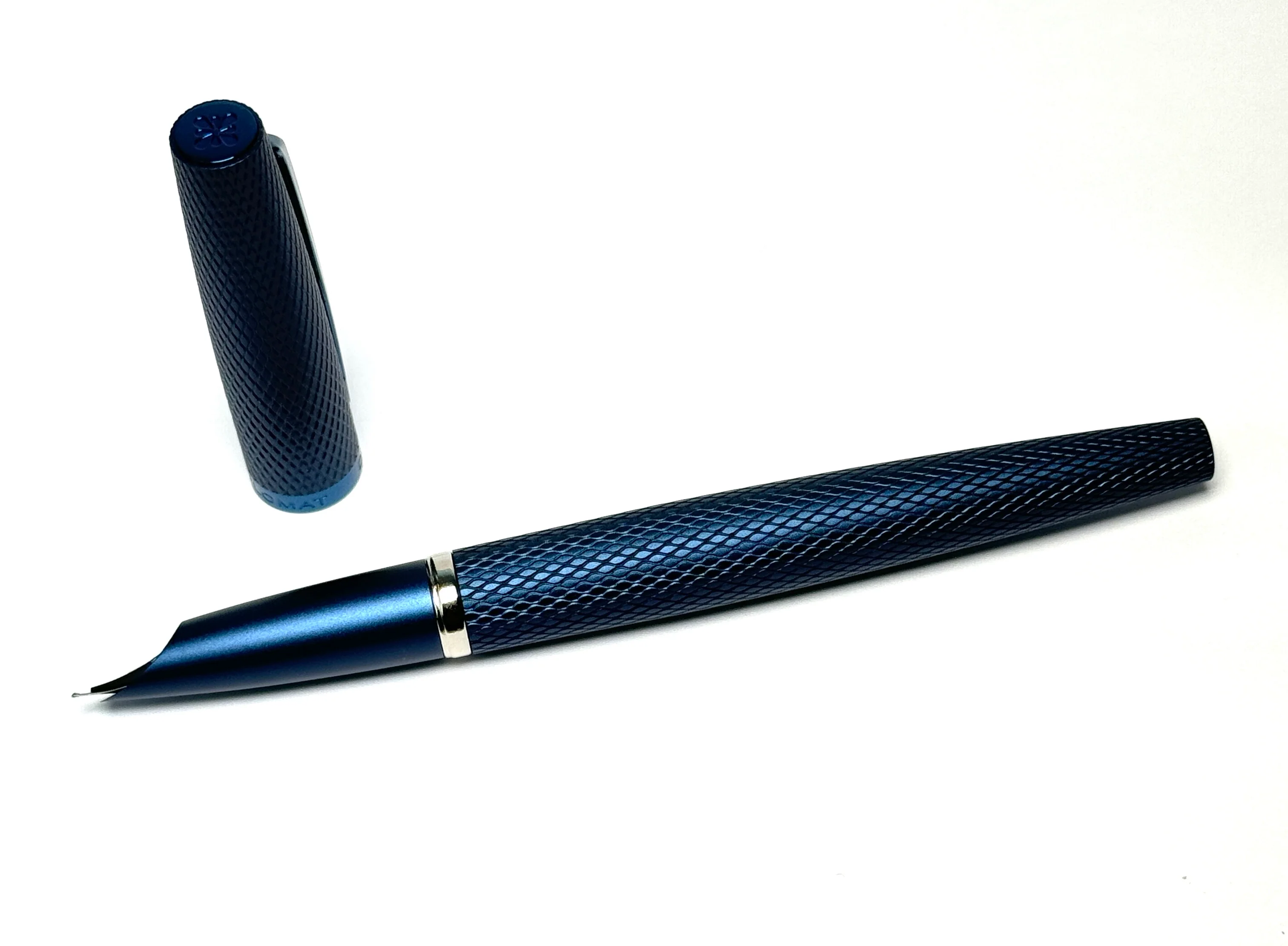 Diplomat Viper Guilloche Fountain Pen - Blue F/M - Image 2