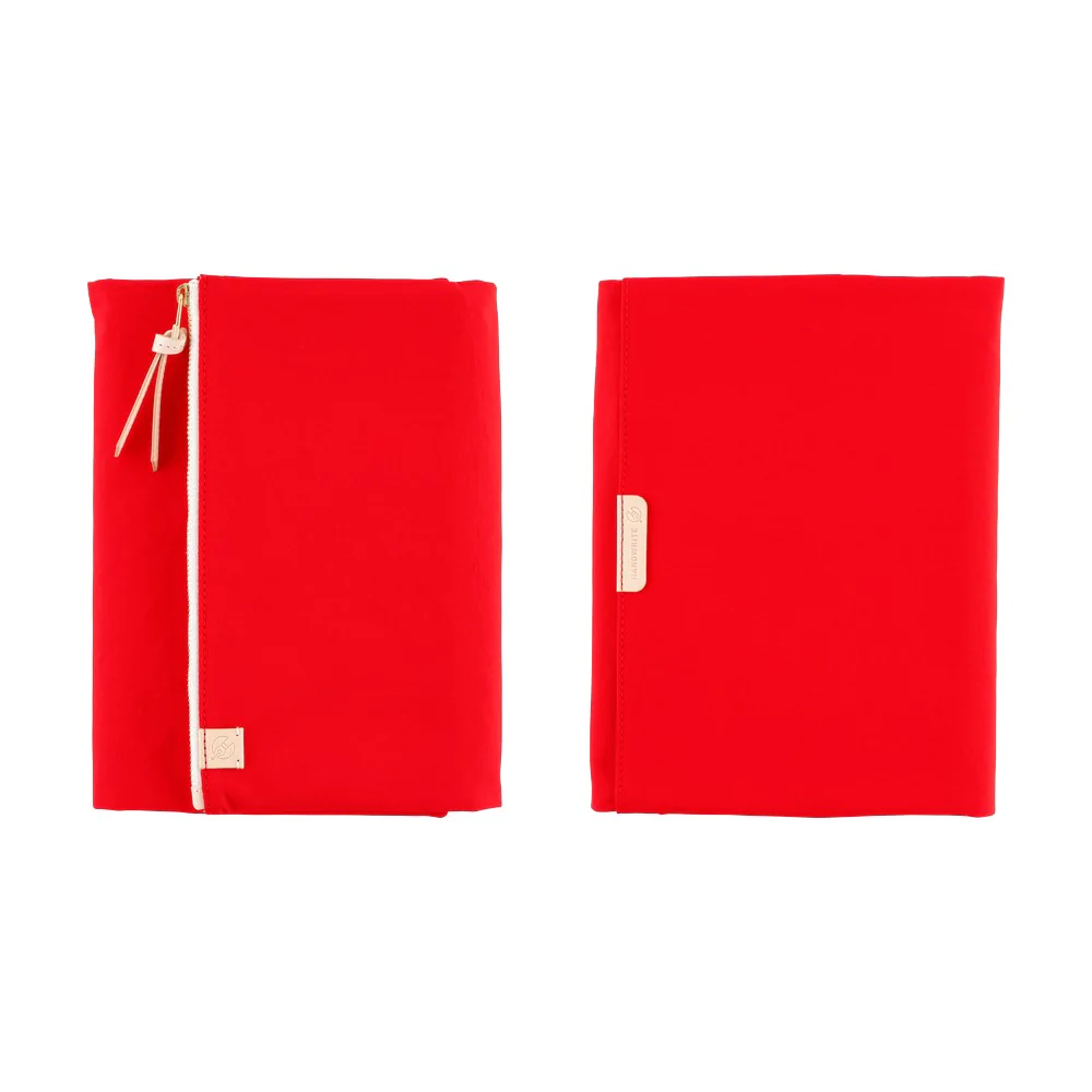 Hobonichi 2026 Cover Tragen in Red Tri-Fold with Magnetic Closure - A5 Cousin