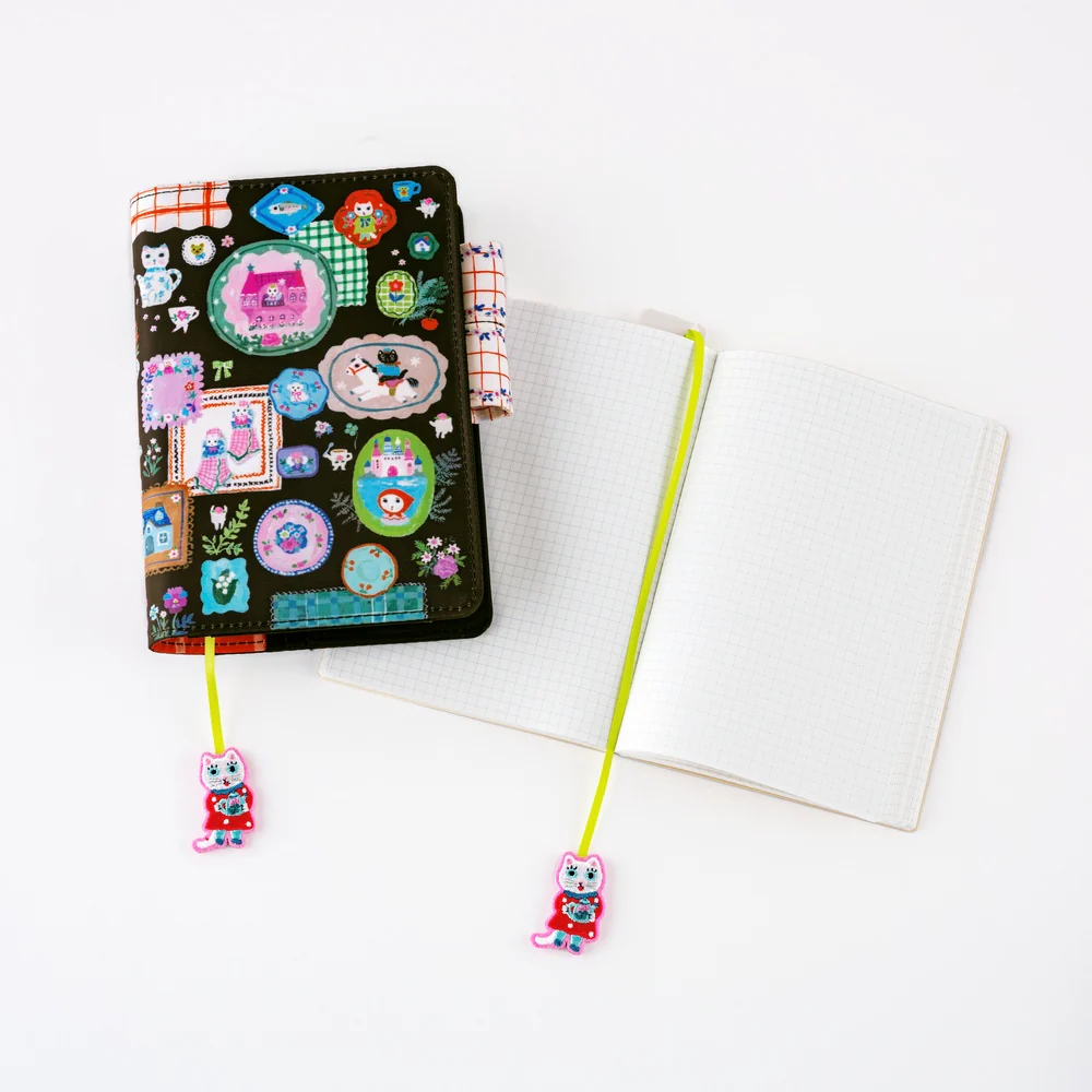 Hobonichi 2026 Yumi Kitagishi Embroidered Bookmark – White Cat - Image 2
