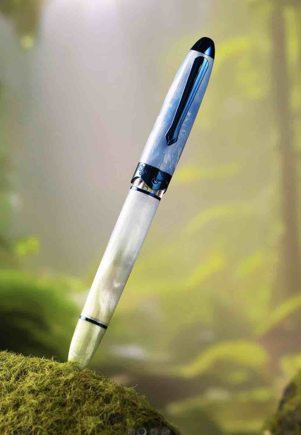 Nahvalur (Narwhal) Horizon Habitat Limited Edition Fountain Pen - Image 2