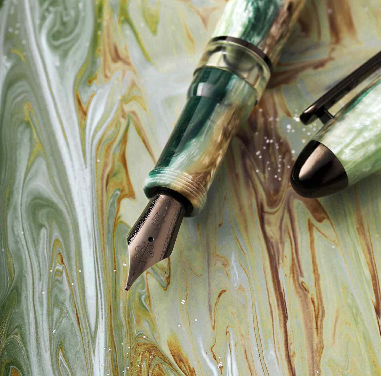 Nahvalur (Narwhal) Horizon Twilight Fountain Pens - Image 2