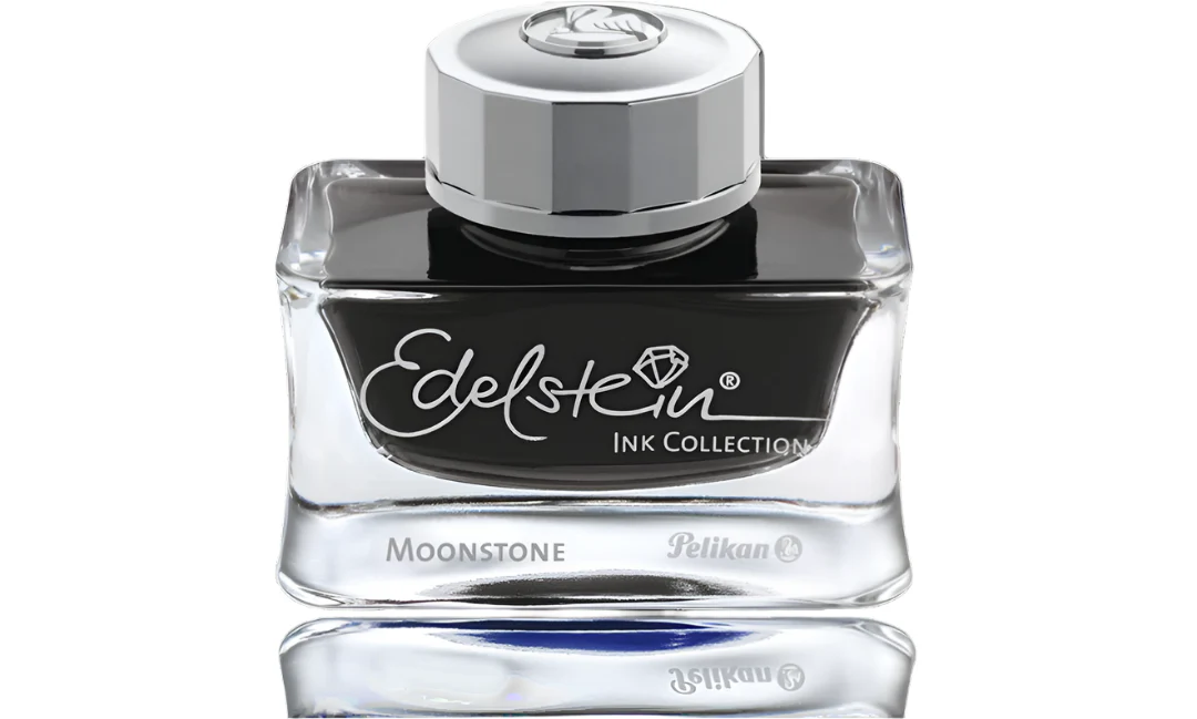 Pelikan Classic M205 Fountain Pen Moonstone Special Edition Set - Image 3